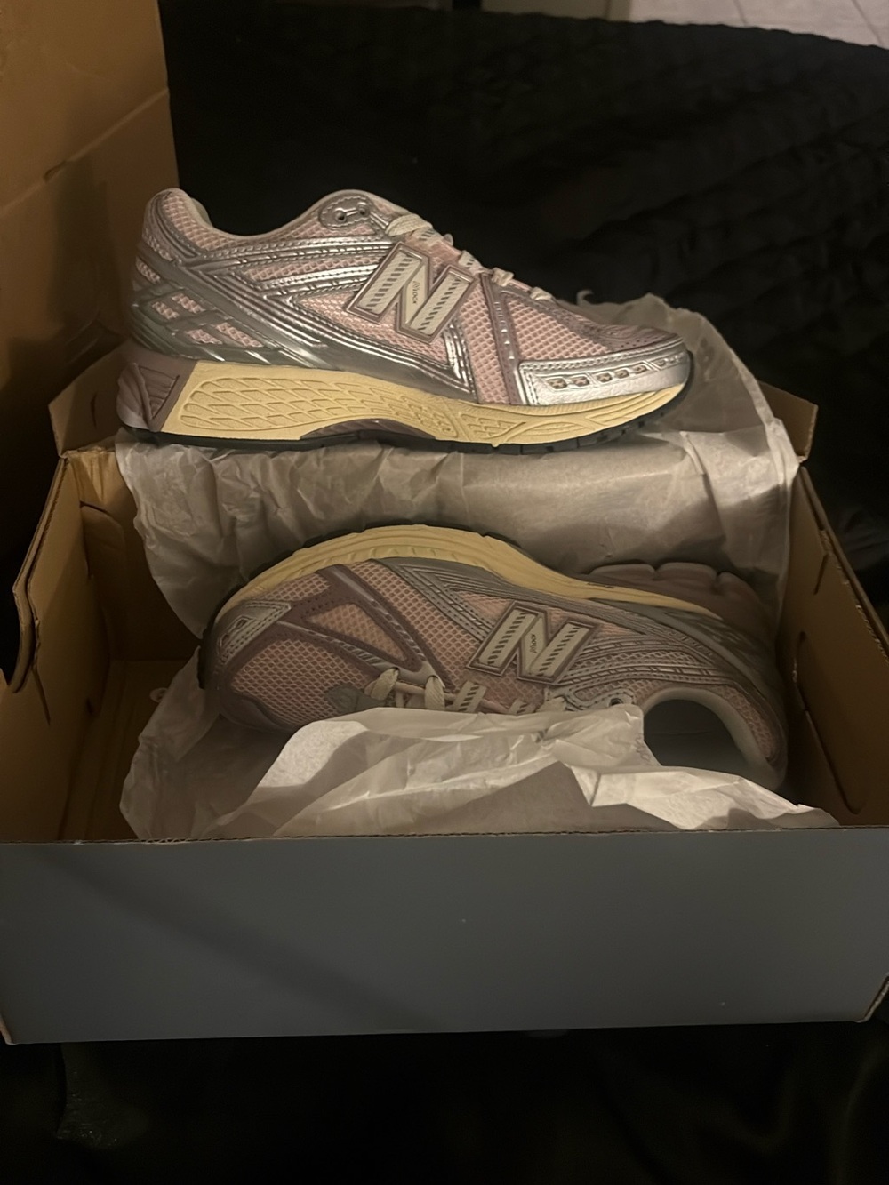 New Balance Women's Light Pink and Silver Athletic Running Shoes size 6 Women’s
